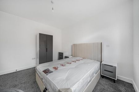 4 bedroom detached house to rent - Photo 5