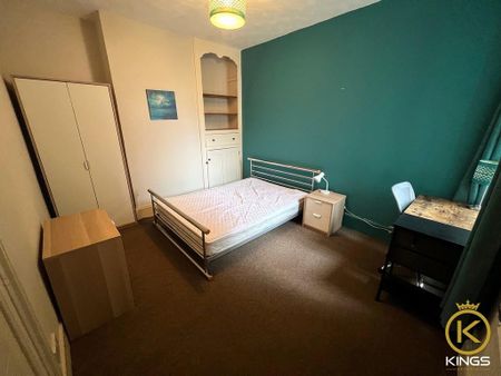 4 bedroom terraced house to rent - Photo 5