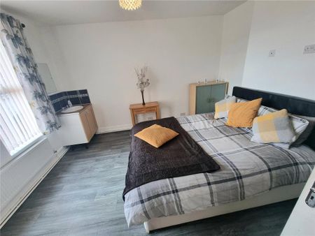 1 bedroom in a house share to rent - Photo 5