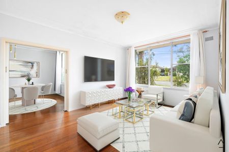 Spacious Family Home in Smithfield - Photo 2