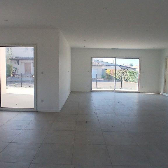 Location Maison 4 pièces 109m² FROUZINS 31270 - Photo 1