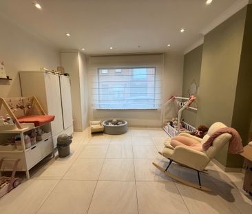 OORDEGEM - Gerenoveerde rijwoning met tuin. - Photo 4