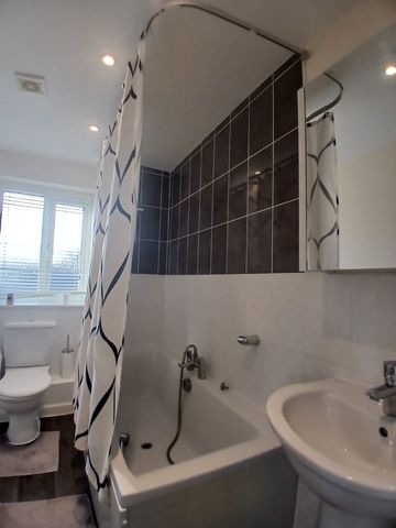 4 bed semi-detached house to rent in Viola Close, Norwich, NR4 - Photo 5