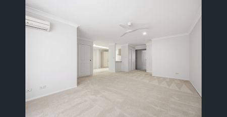 PERFECTLY PRESENTED VILLA! - Photo 2