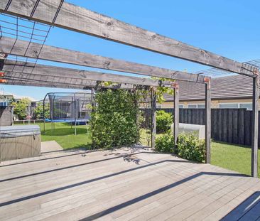 Family Home in the Heart of Riverhead - Photo 4