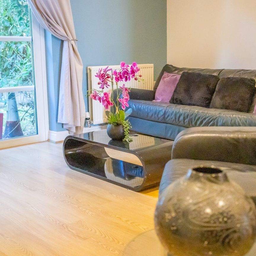 5 Bed Terraced House, Quainton Road, LE2 - Photo 1