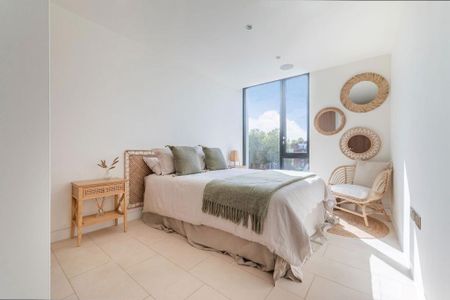 3 bedroom flat to rent - Photo 3