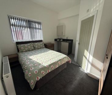 1 bedroom in a house share to rent - Photo 1
