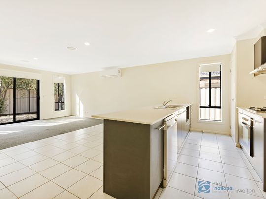 22 Maple Edge Way, 3338, Brookfield Vic - Photo 1