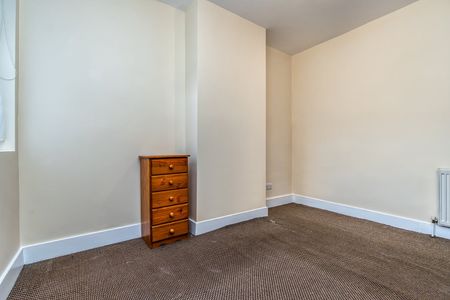 2 Bed Flat, Cambus Road, E16 - Photo 4