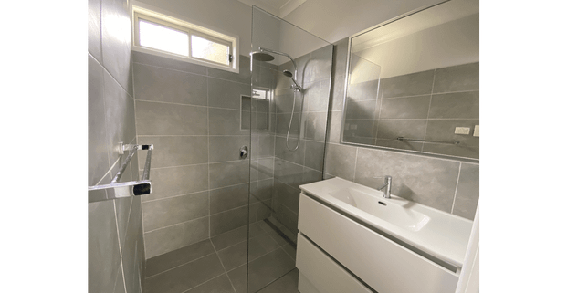 Renovated and move-in ready! - Photo 1