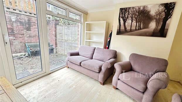 5 bedroom house to rent Brendon Avenue, Luton, Bedfordshire, LU2 - Photo 1