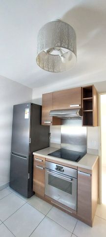 Location Appartement 3 pièces 72m² MARSEILLE 8ème - Photo 4