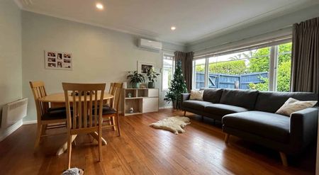 Sunny 3-Bedroom Character Home – Ellerslie - Photo 2