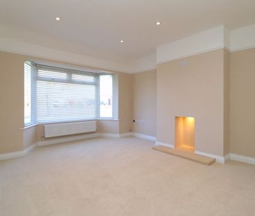 Laura Close, Gloucester - Photo 2