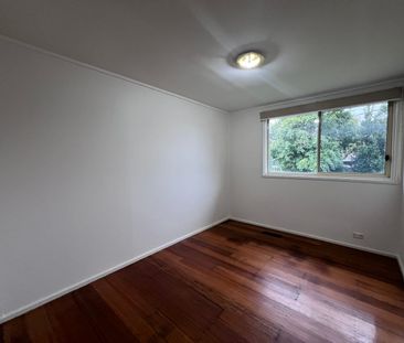 Spacious Four Bed House - Photo 4