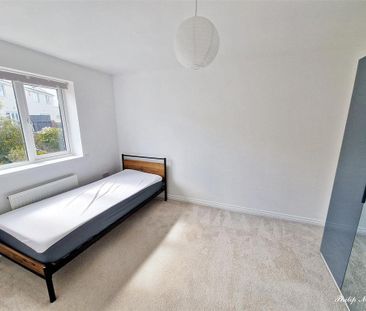 6 bedroom detached house to rent - Photo 5