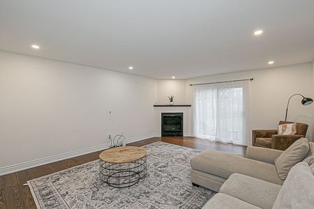 For Lease - 20 MARJORIE Drive, Whitchurch-Stouffville, Ontario - Photo 2