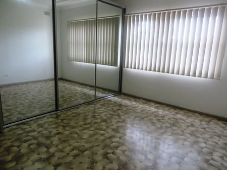 BEAUTIFUL FAMILY HOME!! - Photo 4