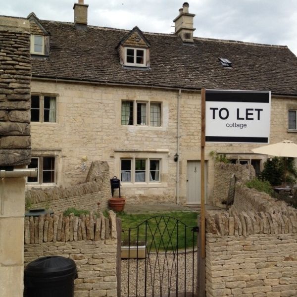 Character Cotswold Stone Small Mid Terraced Cottage in Centre of Sheepscombe Village - Photo 1