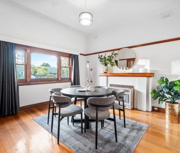 A Timeless Sanctuary of Character and Light - Photo 4