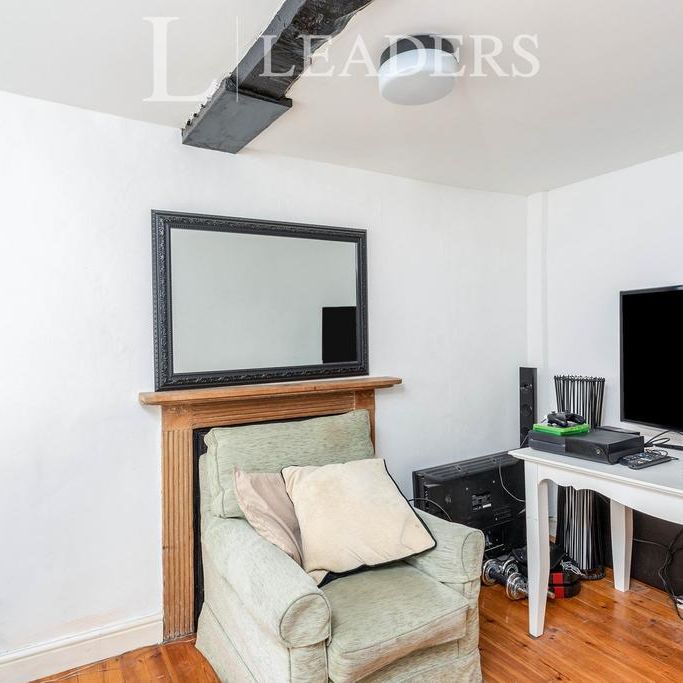 1 bedroom in a house share to rent - Photo 1