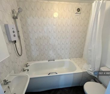 2 bedroom maisonette to rent - Photo 6