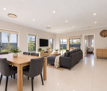 Stunning Family Home Offering Luxury, Space & Modern Comfort! - Photo 3