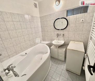 pronájem světlého a prostorného 2+1 s balkónem, PB - Jana Drdy - Photo 2