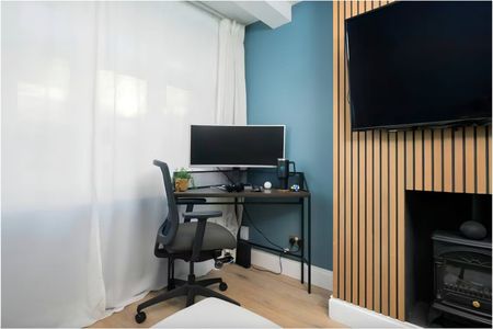 1 Bed Flat, Kimble Road, SW19 - Photo 2