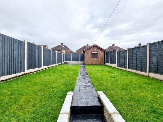 3 bedroom semi-detached house to rent - Photo 1