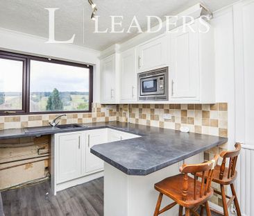 3 bedroom semi-detached house to rent - Photo 2