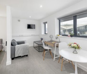 Studio to rent - Photo 1