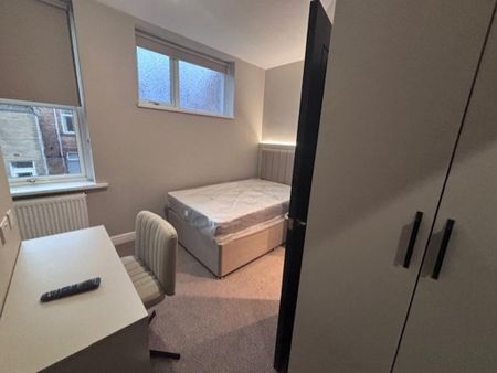 6 bedroom house of multiple occupation to rent - Photo 2