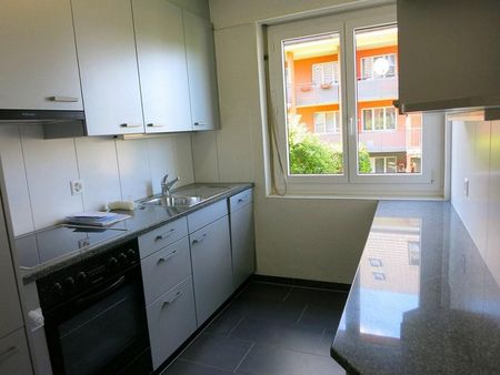 helle und geräumige 4.5 Zimmerwohnung zu vermieten - Foto 5