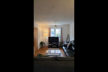 3 Bed Semi-Detached House, Bankwell Street, M15 - Photo 2