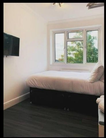 Studio Flat, Forty Lane, HA9 - Photo 4