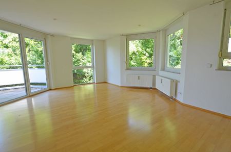 3,5 helle Zimmer, 2 Balkone, 2 Keller und 2 Tiefgaragenplätze suchen ab sofort neue Mieter! - Photo 4