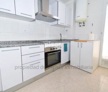 Piso en alquiler en Centro - Photo 2