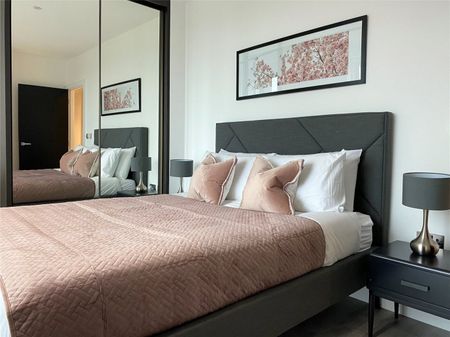 8 Portal Way, Acton, W3 - Photo 4