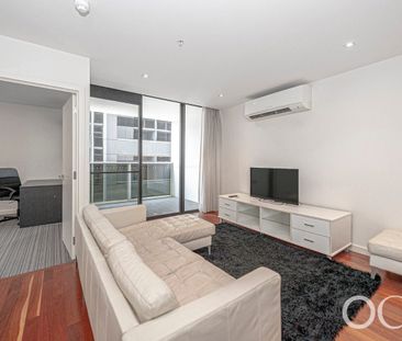 OPEN THE DOOR TO 'UNO' – CITY CENTRE LIVING AT ITS BEST - Photo 2