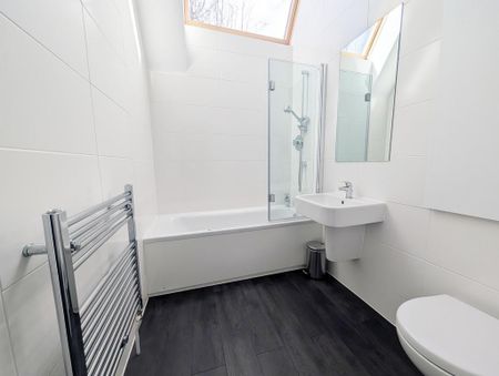 2 bedroom end of terrace house to rent - Photo 2