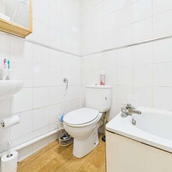 St Georges Road, Brighton, BN2 - Photo 1