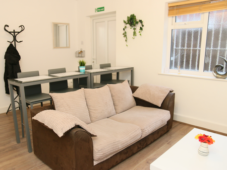 A cosy house-share in the heart of Hinckley Town Centre - Photo 2