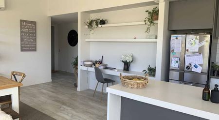 Stunning High-Spec Home for Rent - Photo 3