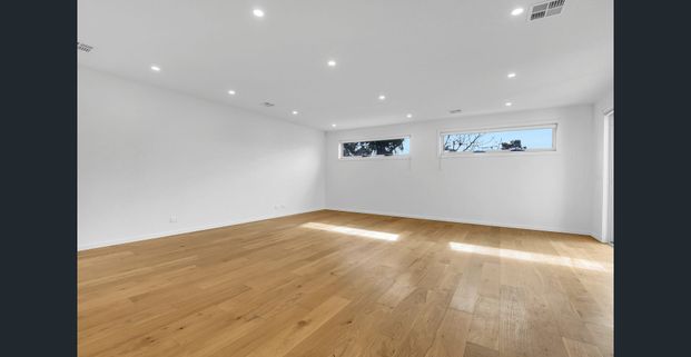 Location Location! - Photo 1