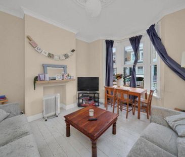 6 bedroom terraced house to rent - Photo 2