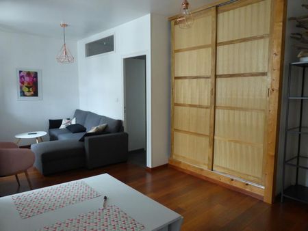 T2 MEUBLE PAU HALLES - 38 m2 - Photo 3