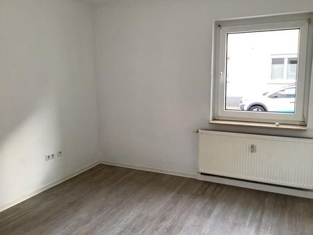 Schöne EG-Wohnung mit Balkon in Überruhr-Hinsel - Photo 2