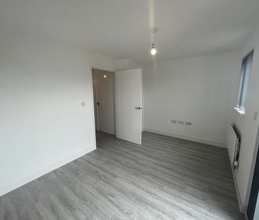 2 bedroom property to rent - Photo 3
